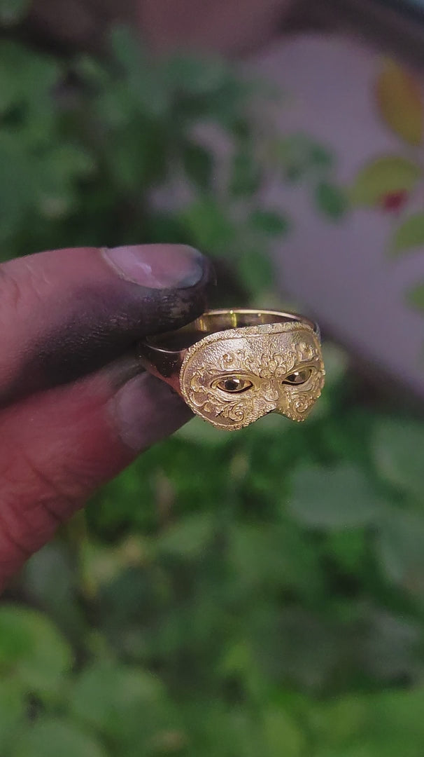 Los Ocultos 18k Gold
